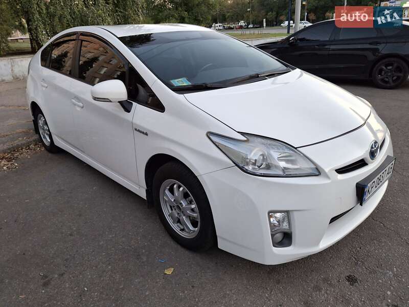 Хэтчбек Toyota Prius 2010 в Запорожье