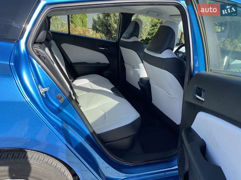 Хэтчбек Toyota Prius 2019 в Запорожье