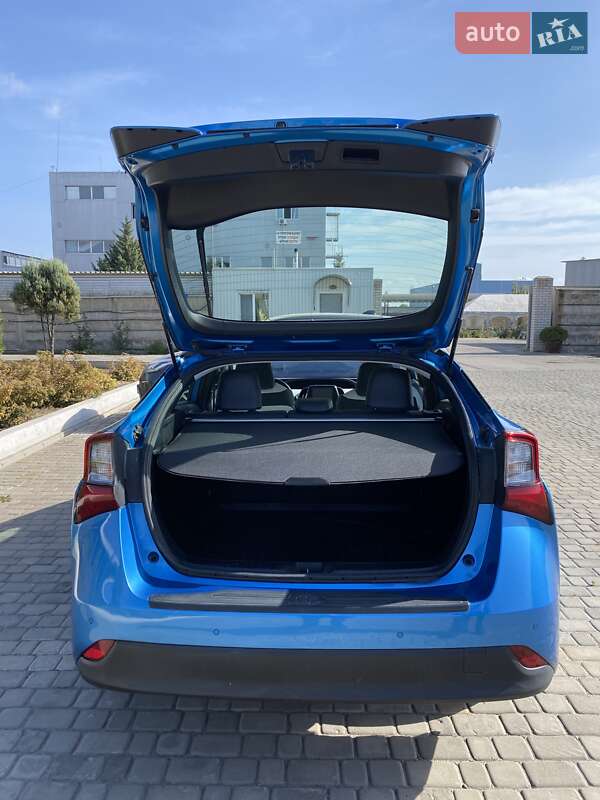 Хэтчбек Toyota Prius 2019 в Запорожье