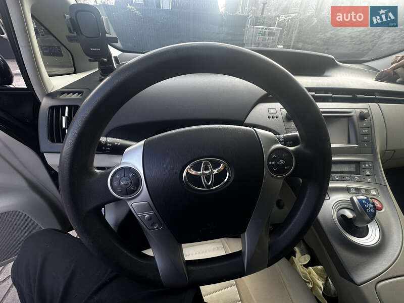 Хэтчбек Toyota Prius 2014 в Каменском фото 11 Хэтчбек Toyota Prius 2014 в Каменском