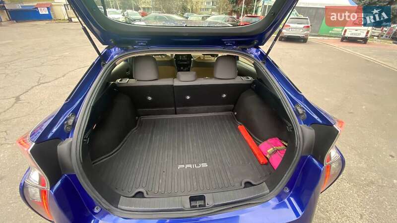 Хэтчбек Toyota Prius 2017 в Одессе
