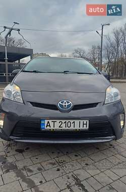 Хэтчбек Toyota Prius 2013 в 