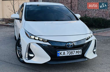 Хэтчбек Toyota Prius 2017 в Киеве