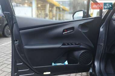 Хэтчбек Toyota Prius 2018 в 