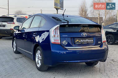 Хэтчбек Toyota Prius 2010 в 