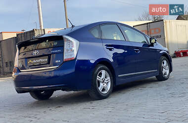 Хэтчбек Toyota Prius 2010 в 