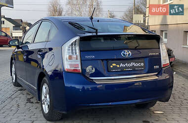 Хэтчбек Toyota Prius 2010 в 