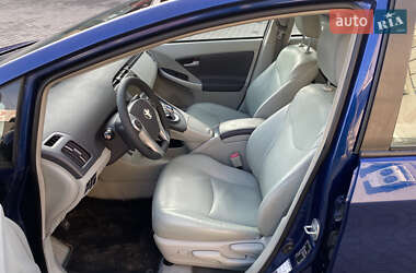 Хэтчбек Toyota Prius 2010 в 