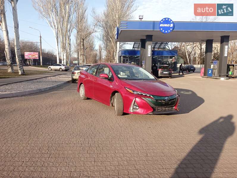 Хетчбек Toyota Prius 2017 в Запоріжжі