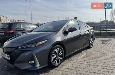 Хетчбек Toyota Prius 2017 в Києві