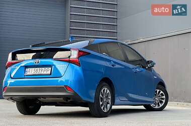 Хэтчбек Toyota Prius 2019 в 