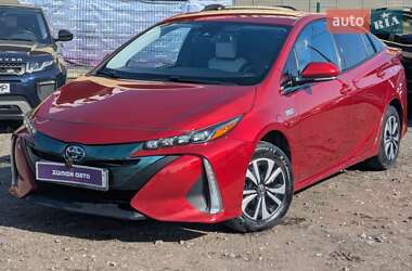 Хетчбек Toyota Prius 2017 в Києві