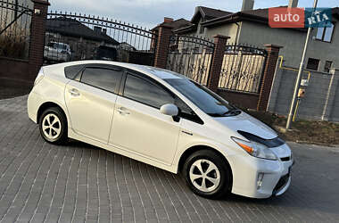 Хэтчбек Toyota Prius 2012 в 