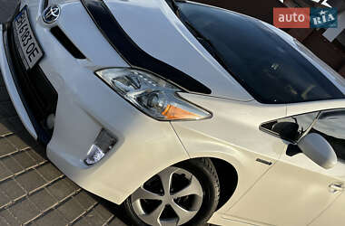 Хэтчбек Toyota Prius 2012 в 