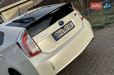 Хэтчбек Toyota Prius 2012 в 