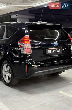 Хетчбек Toyota Prius 2018 в 