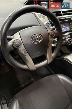 Хетчбек Toyota Prius 2018 в 