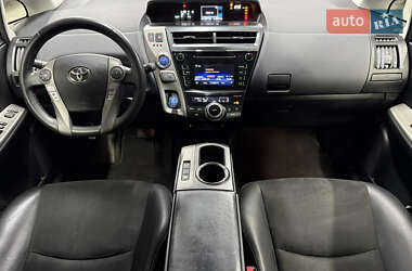 Хетчбек Toyota Prius 2018 в 
