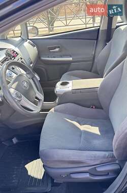 Хетчбек Toyota Prius 2012 в 