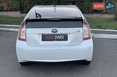 Хэтчбек Toyota Prius 2013 в 