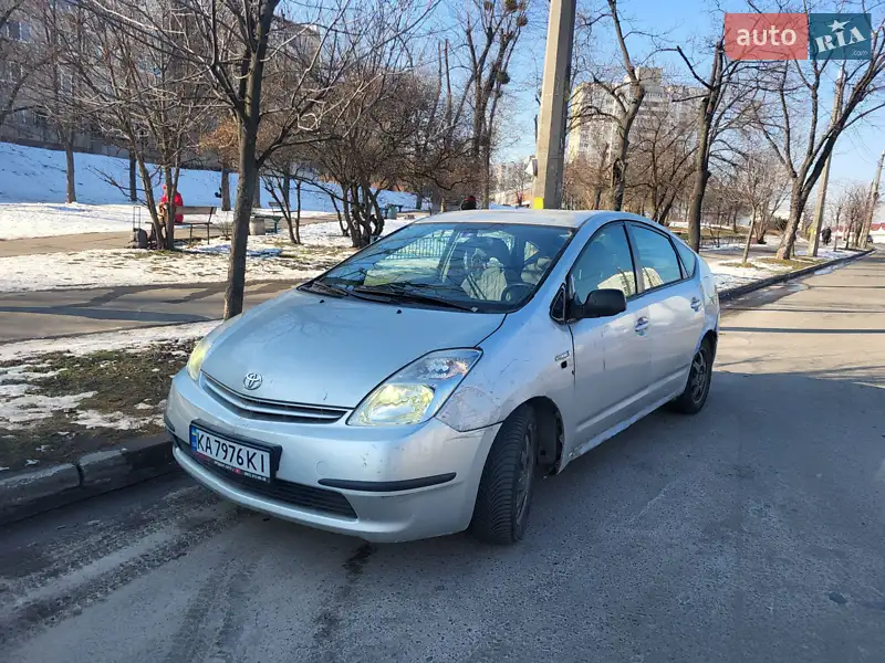 Хетчбек Toyota Prius 2005 в 