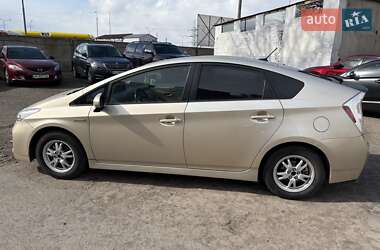 Хэтчбек Toyota Prius 2011 в 