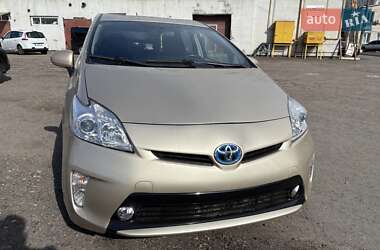 Хэтчбек Toyota Prius 2011 в 