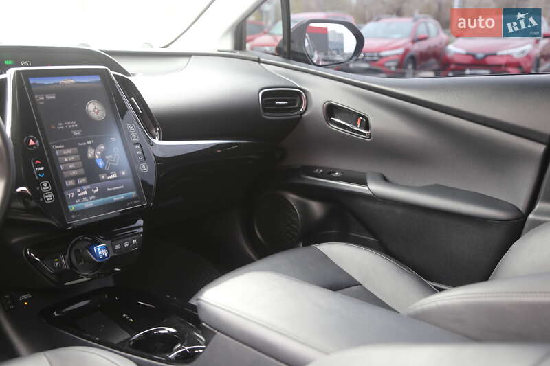 Хэтчбек Toyota Prius 2016 в Киеве