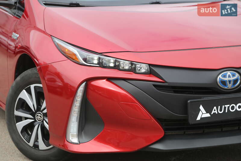 Хэтчбек Toyota Prius 2016 в Киеве