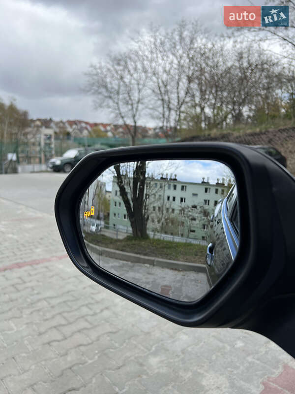 Хэтчбек Toyota Prius 2015 в Киеве