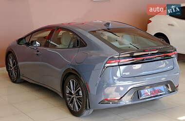 Хэтчбек Toyota Prius 2024 в 