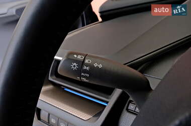 Хэтчбек Toyota Prius 2024 в 