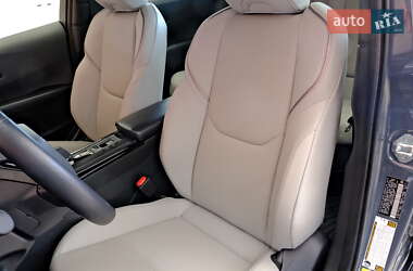 Хэтчбек Toyota Prius 2024 в 