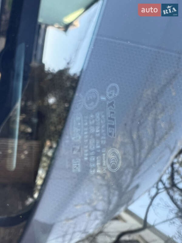 Хетчбек Toyota Prius 2014 в Дніпрі