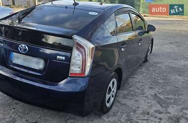 Хэтчбек Toyota Prius 2013 в 