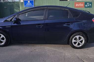 Хэтчбек Toyota Prius 2013 в 