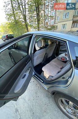 Хетчбек Toyota Prius 2005 в 