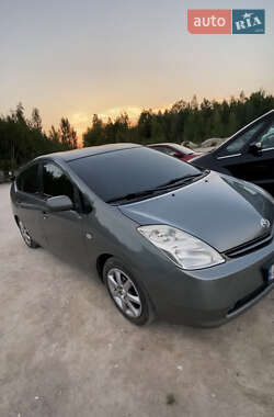 Хетчбек Toyota Prius 2005 в 