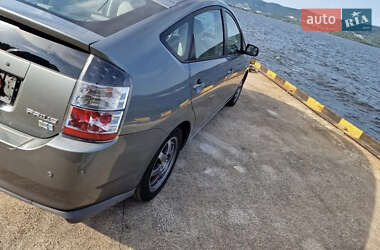 Хетчбек Toyota Prius 2005 в 