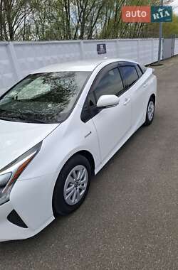 Хэтчбек Toyota Prius 2018 в 