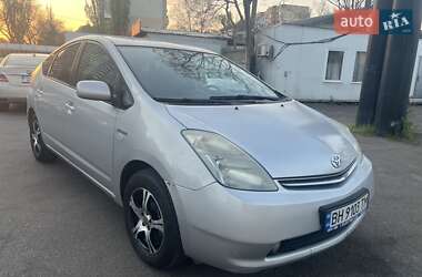 Хэтчбек Toyota Prius 2009 в 