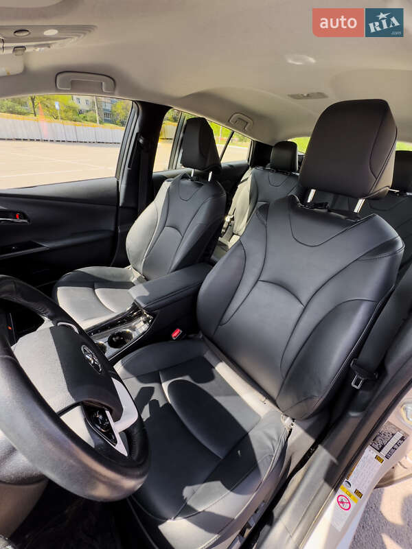 Хетчбек Toyota Prius 2017 в Кам'янському