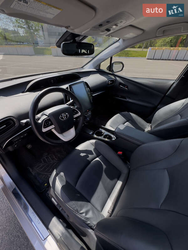 Хетчбек Toyota Prius 2017 в Кам'янському