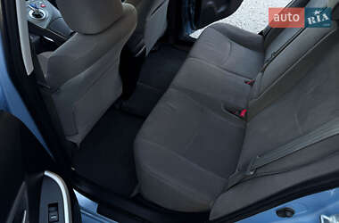 Хетчбек Toyota Prius 2012 в 