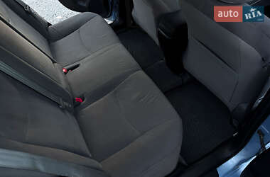 Хетчбек Toyota Prius 2012 в 