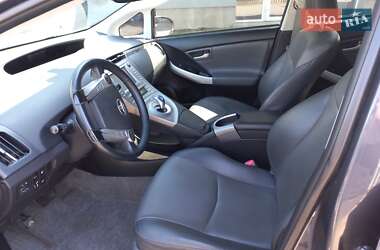 Хэтчбек Toyota Prius 2013 в 