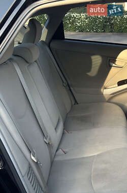 Хетчбек Toyota Prius 2013 в 