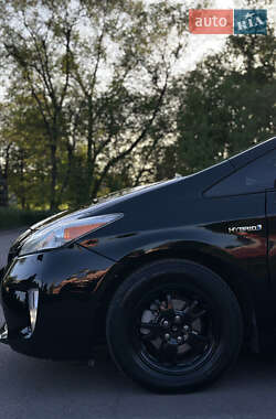 Хетчбек Toyota Prius 2013 в 