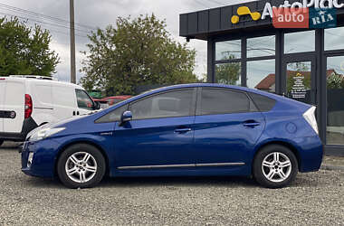 Хэтчбек Toyota Prius 2010 в 