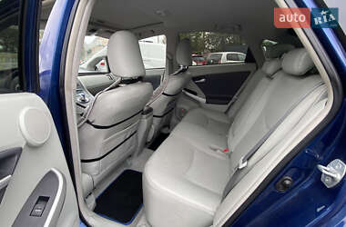Хэтчбек Toyota Prius 2010 в 